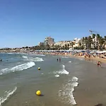 Appartement Sunny Flat In 30 Seconds To Beach, Balcony & Sea Views! Sitges