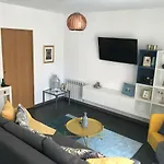 Sunny Flat In 30 Seconds To Beach, Balcony & Sea Views! Apartamento *