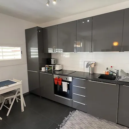 Sunny Flat In 30 Seconds To Beach, Balcony & Sea Views! * Сиджес