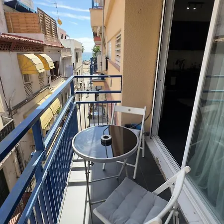 Sunny Flat In 30 Seconds To Beach, Balcony & Sea Views! Apartmán