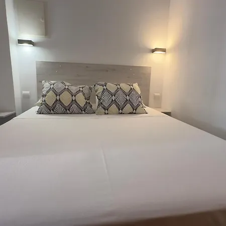 Sunny Flat In 30 Seconds To Beach, Balcony & Sea Views! Apartament Sitges