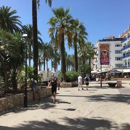 Sunny Flat In 30 Seconds To Beach, Balcony & Sea Views! *