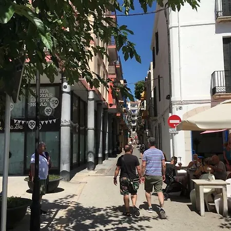 Sunny Flat In 30 Seconds To Beach, Balcony & Sea Views! Apartment