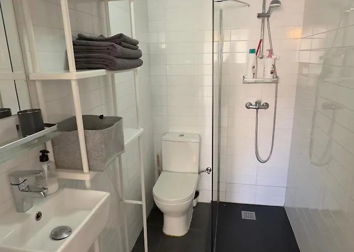 Sunny Flat In 30 Seconds To Beach, Balcony & Sea Views!