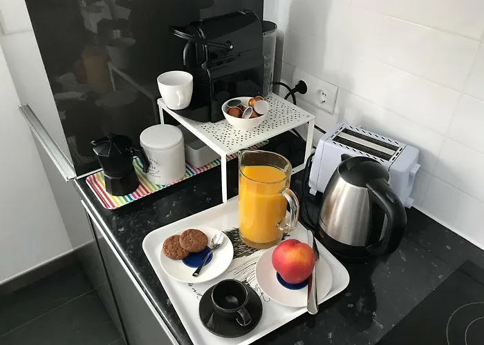 Sunny Flat In 30 Seconds To Beach, Balcony & Sea Views! *