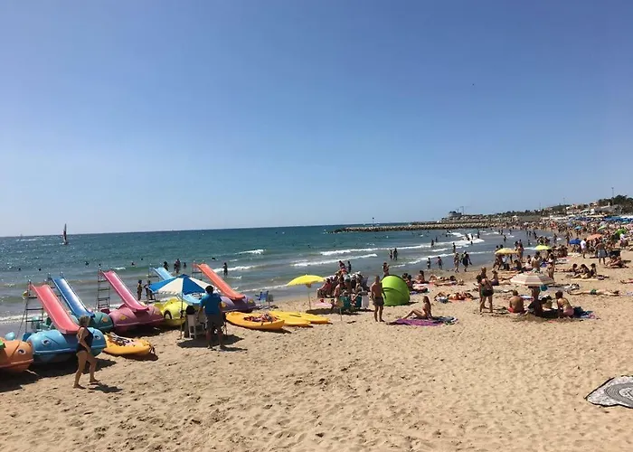 公寓 Sunny Flat In 30 Seconds To Beach, Balcony & Sea Views! *