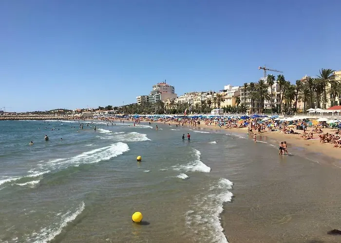 Apartmán Sunny Flat In 30 Seconds To Beach, Balcony & Sea Views! Sitges