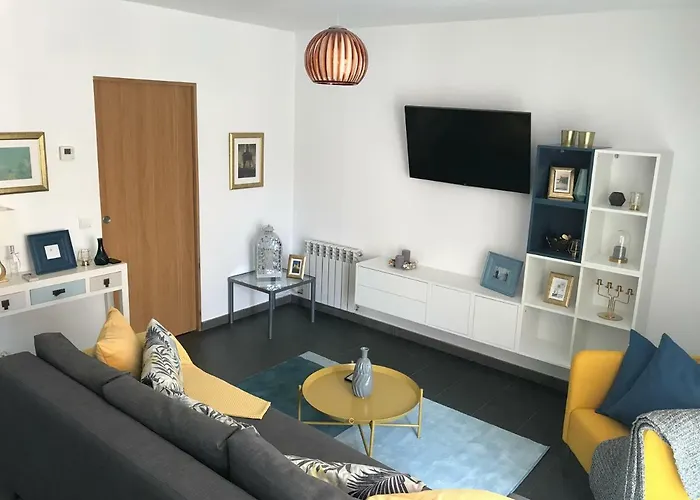 Sunny Flat In 30 Seconds To Beach, Balcony & Sea Views! Apartmán *