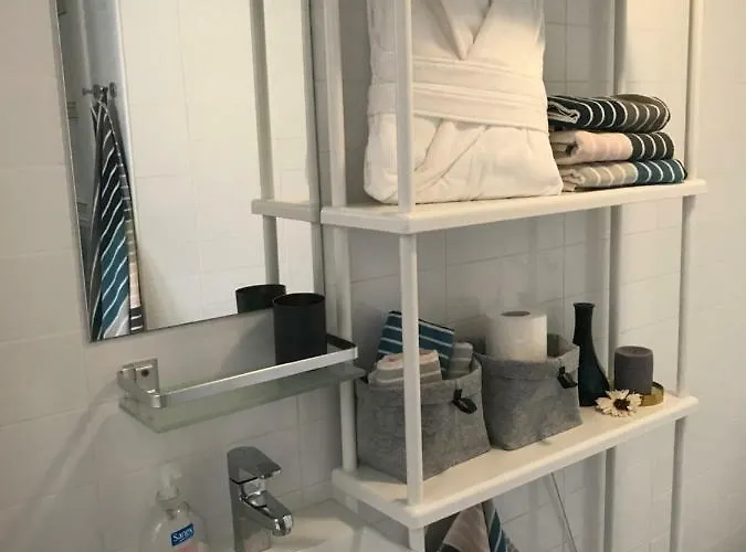 Sunny Flat In 30 Seconds To Beach, Balcony & Sea Views! Сіджас